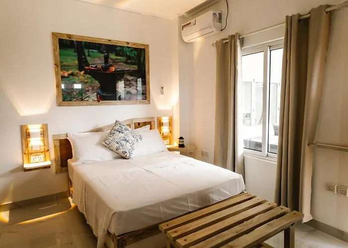 O Kanel Solace Anse Royale